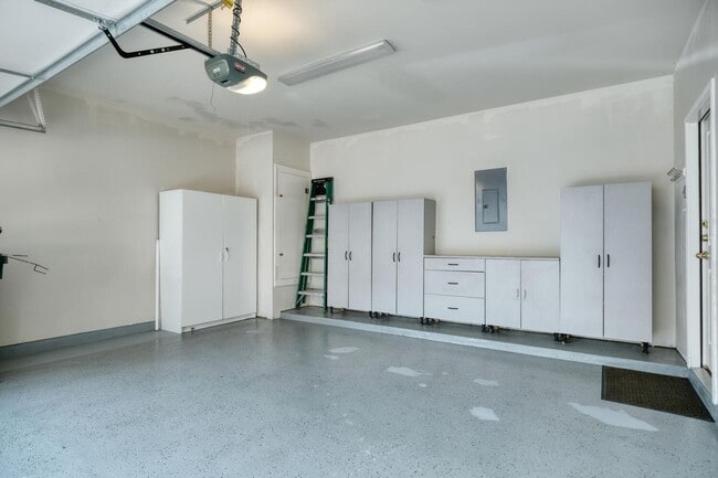 Building Photo - 8518 Cahill Dr