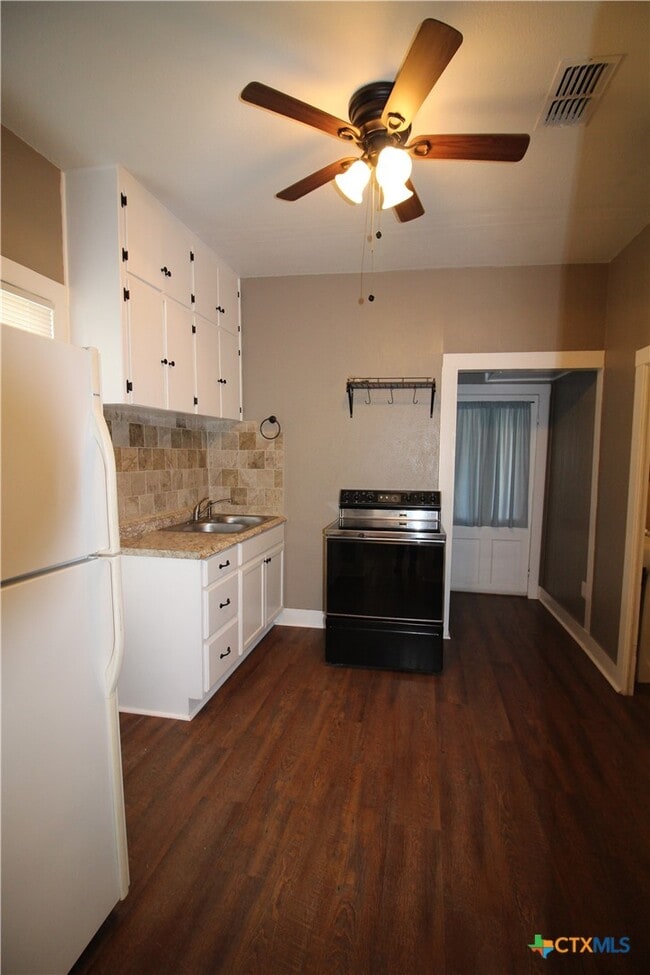 Building Photo - 516 E Mountain St