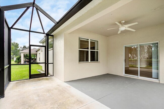 Building Photo - 15234 Searobbin Dr