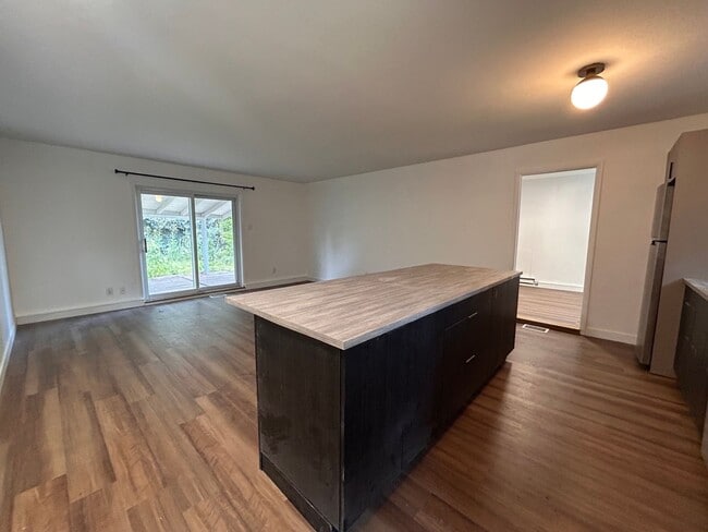 Building Photo - 3357 S Flamingo Way