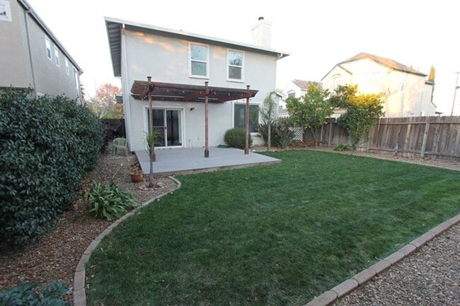 Building Photo - Charming 3-bedroom 2.5 bath, 1512 square foot home in Vacaville