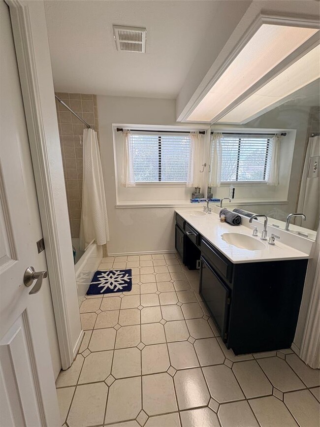 Building Photo - 11907 Cherie Dr