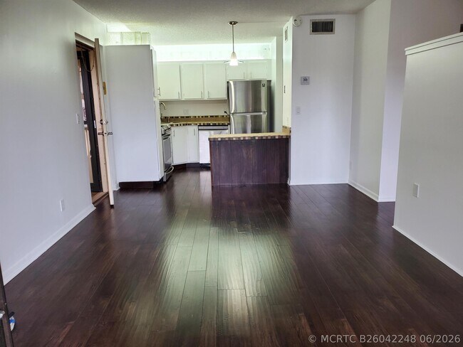 Building Photo - 603 Sea Pine Way