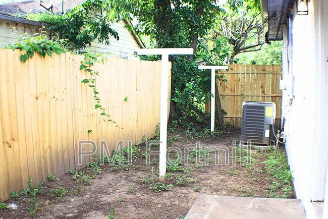Building Photo - 209A Friedheim St