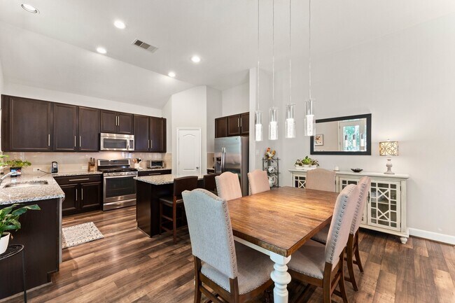 Building Photo - 1918 Elkington Cir