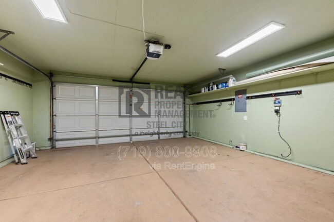 Building Photo - 842 Edna Way