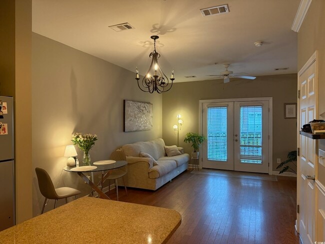 Building Photo - 926 Price Ln