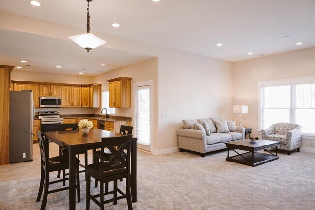 Building Photo - 3234 Plum Tree Ln