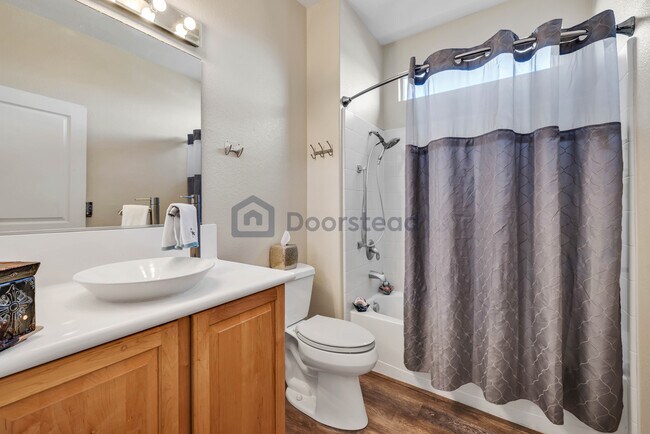 Building Photo - 400 Plover Ct