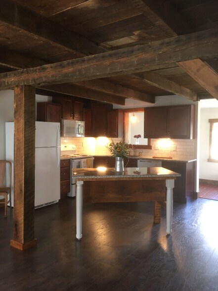 Building Photo - 505 N Front St