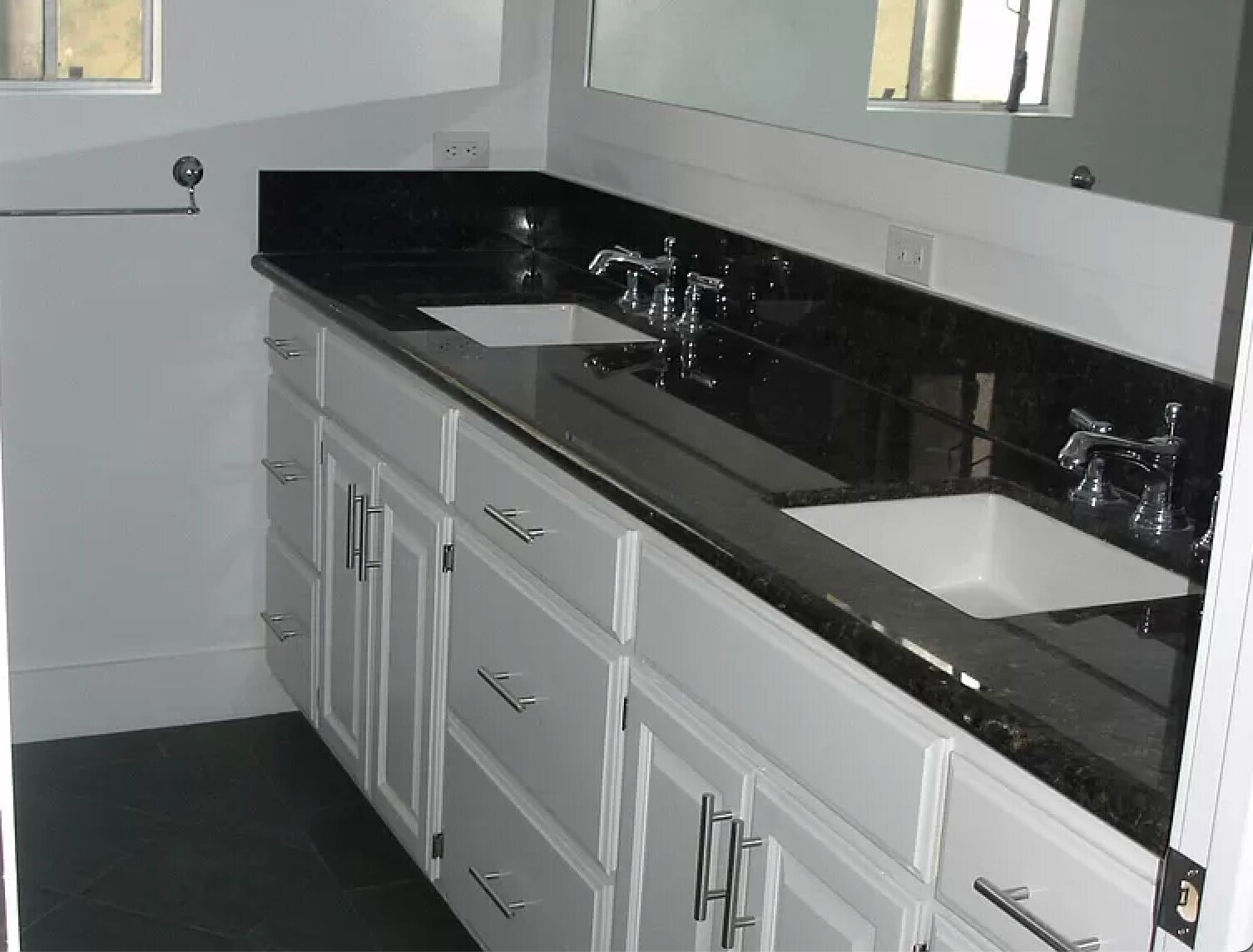 Building Photo - 3411 Helms Ave