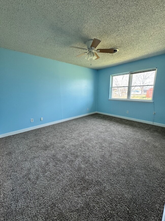 Building Photo - 607 Lehigh Ave