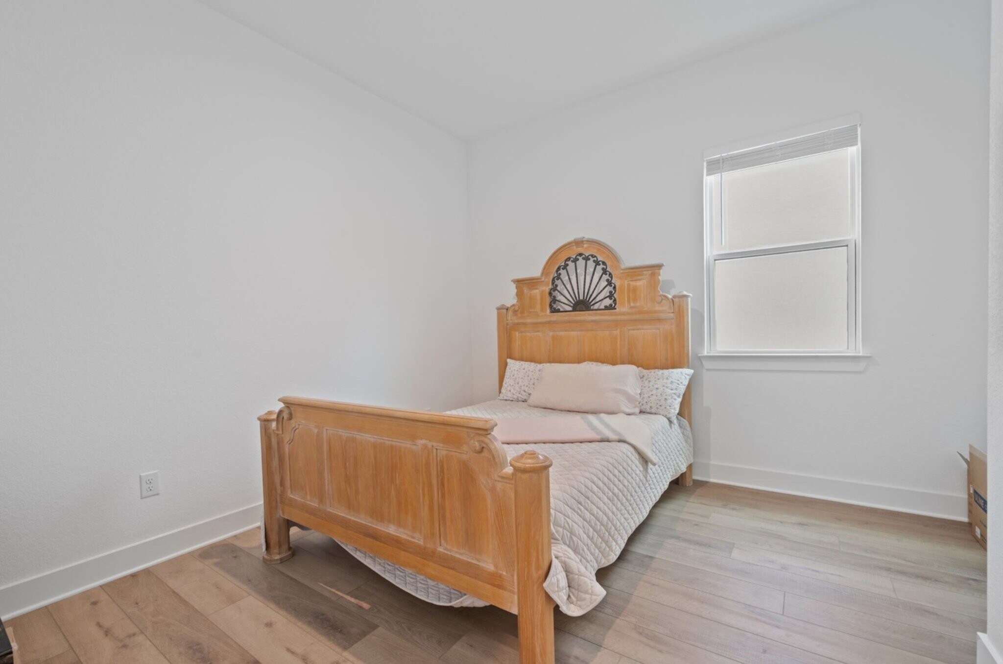 Building Photo - 616 Hallwood Dr