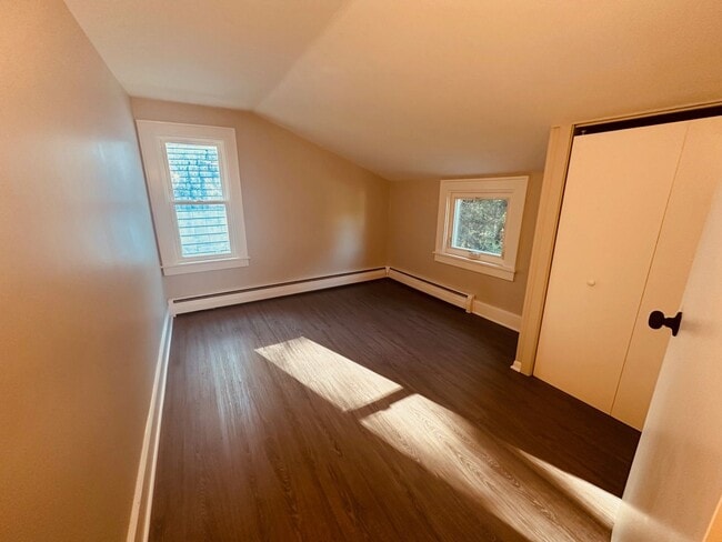 Building Photo - Remodeled Country House