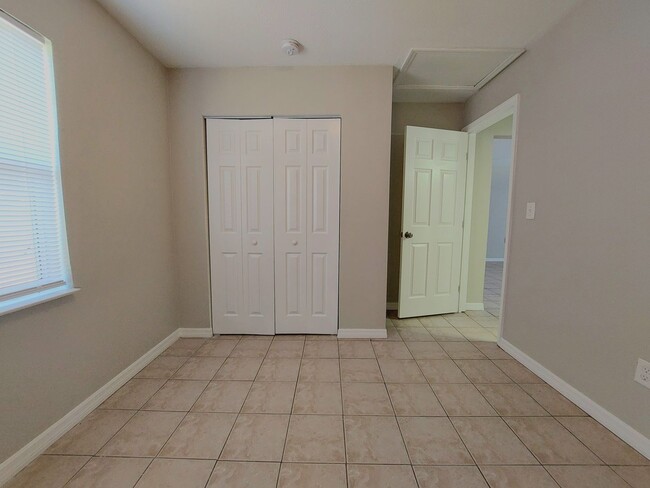 Building Photo - *First Month’s Rent FREE!* Spacious 3 Bedr...