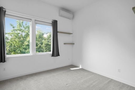 Building Photo - Modern Beacon Hill Townhouse Available for Rent!