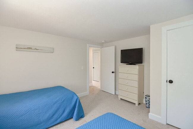 Building Photo - Winter Rental: Just for the Halibut