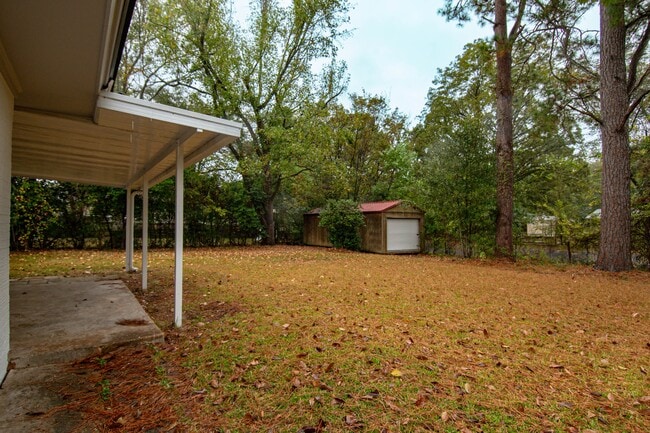 Building Photo - 895 Greg Dr
