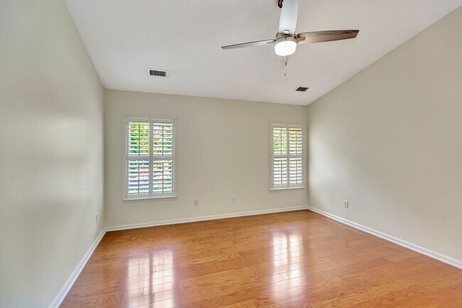 Building Photo - Home in Seaside Farms