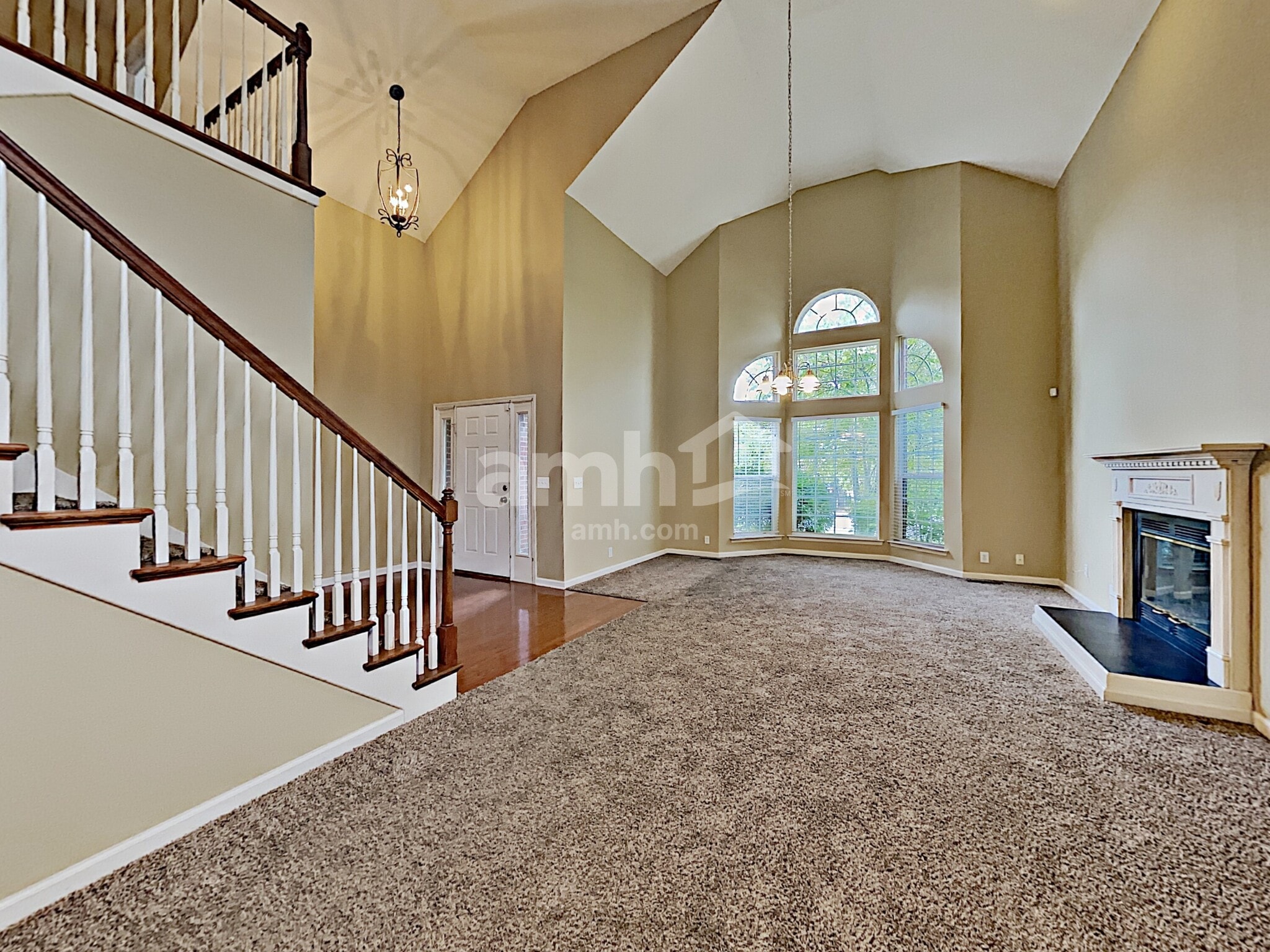 Building Photo - 661 Sugar Mill Dr