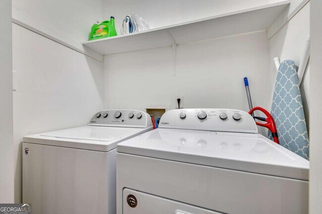 Building Photo - 4375 Coopers Creek Dr SE