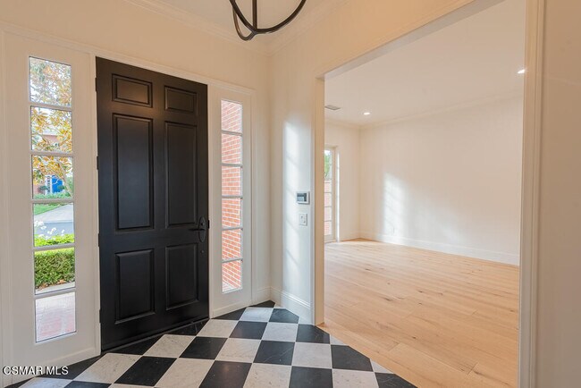 Building Photo - 2390 Crombie Ct