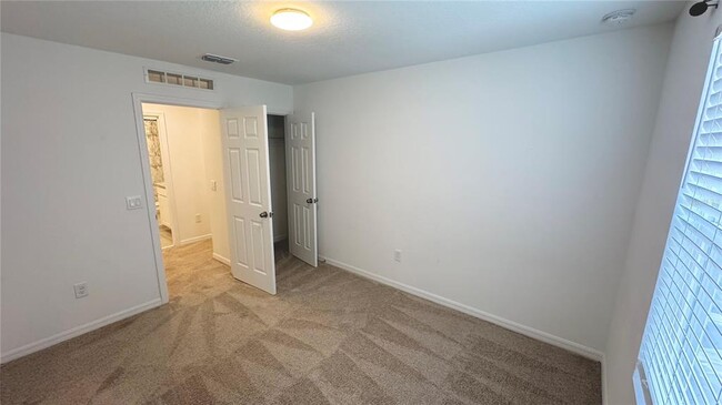 Building Photo - 2327 Garden Belle Dr