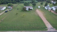Building Photo - Charming 3 bed 2 bath on 1 acre lot