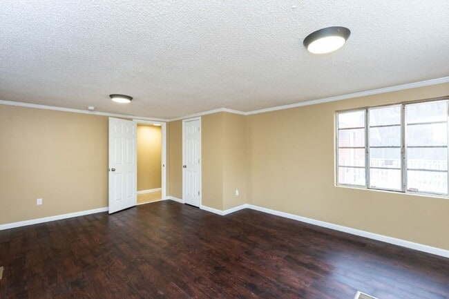 Building Photo - Now Accepting Section 8