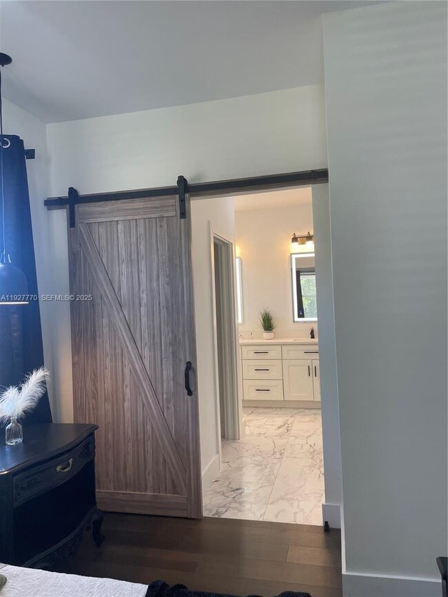 Building Photo - 675 N Romero St