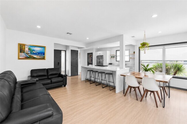 Building Photo - 6721 E La Marimba St