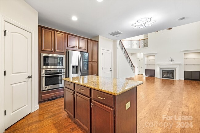 Building Photo - 2808 Twinberry Lane