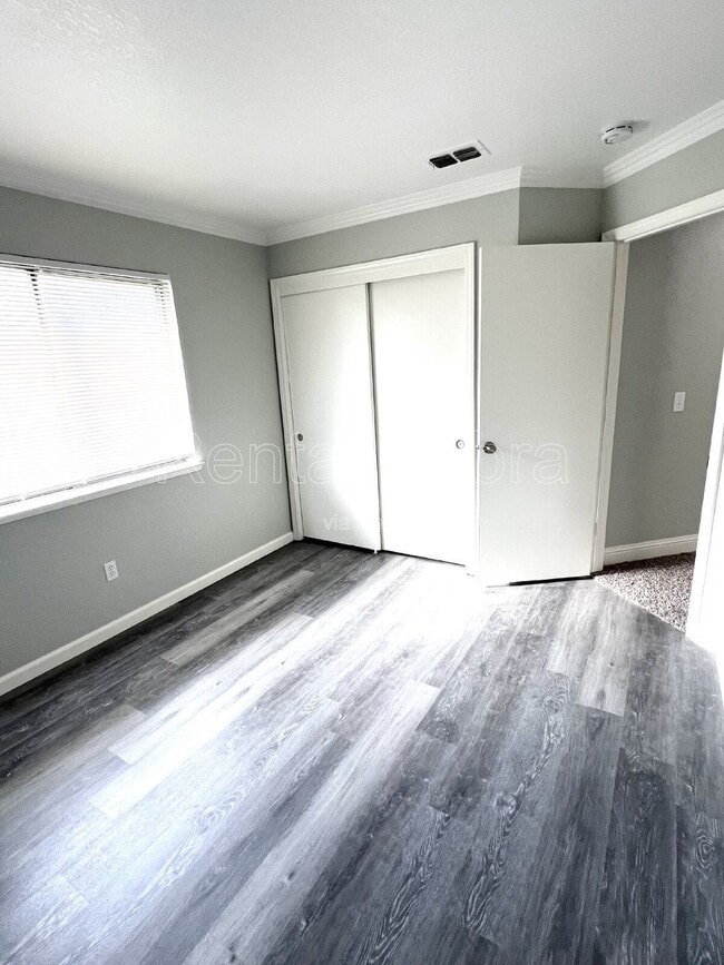 Building Photo - 1620 Sungate Dr