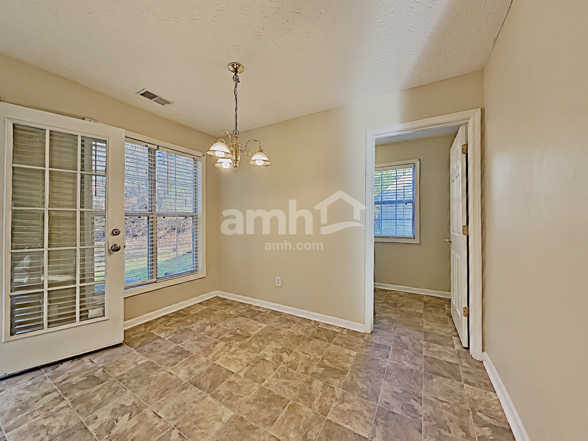 Building Photo - 312 Yarbrough Ct