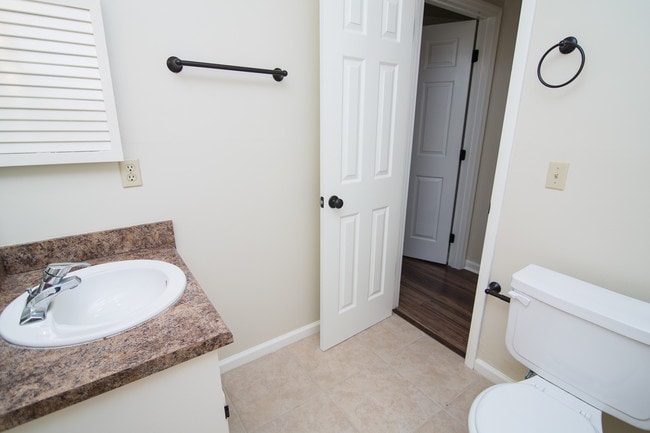 Building Photo - 1536 Coombs Dr