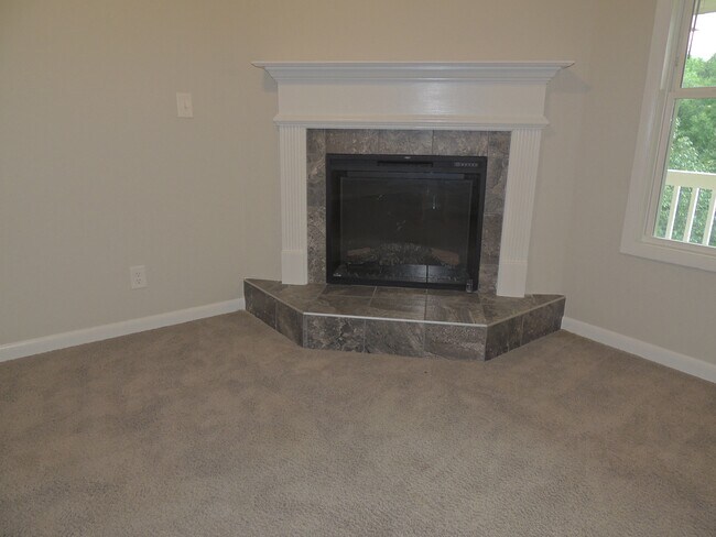 Building Photo - 6748 Willowbrook Dr