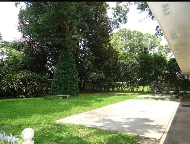 Building Photo - 107 Essex St