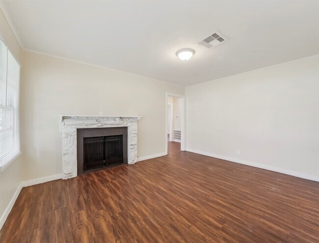 Building Photo - 3025 Vance