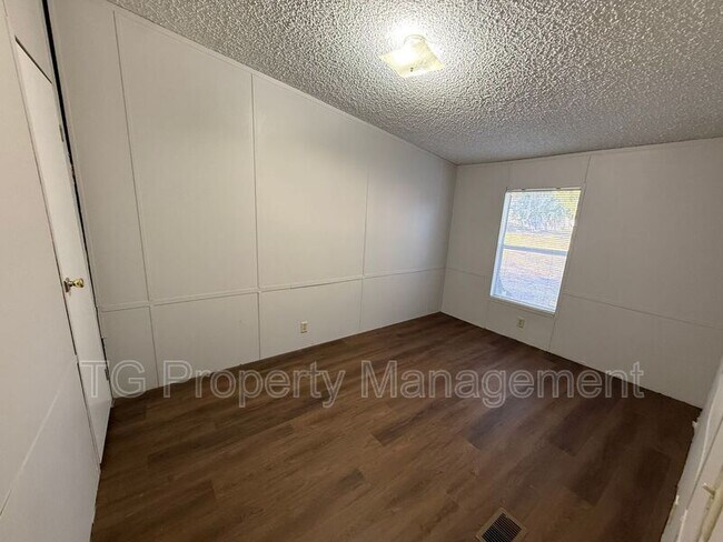 Building Photo - 787 Gillen St