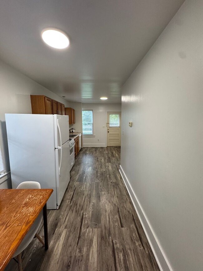 Building Photo - 4-Bedroom Near U-M with Bonus Room | Big Yard & Front Porch | On-site Laundry