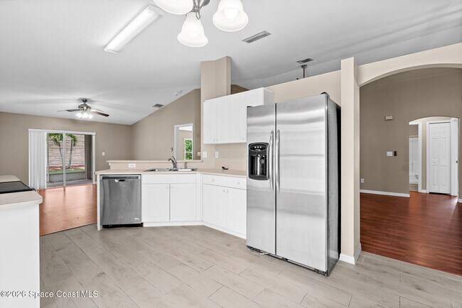 Building Photo - 2467 Deercroft Dr