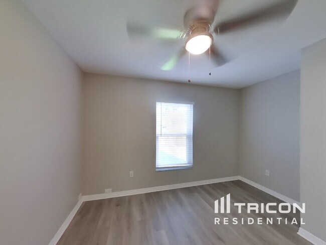 Building Photo - 715 Grand Canyon Dr