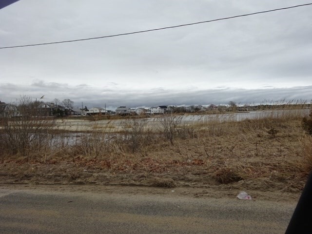 Building Photo - 83 Shore Ave