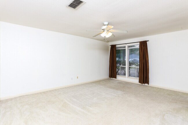 Building Photo - 1226 Ferndale Dr