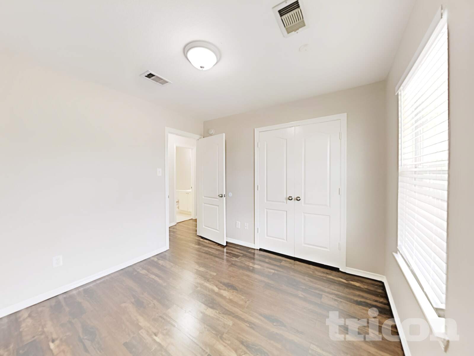 Building Photo - 2002 Briar Grove Dr