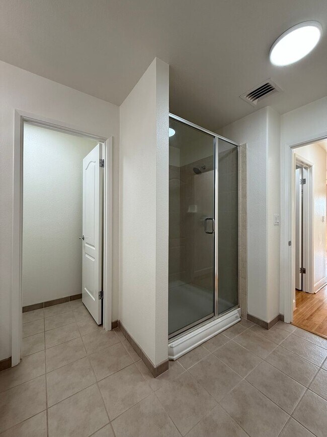 Building Photo - Resort Living in a Gated Community in Ko'olina! PETS NEGOTIABLE!