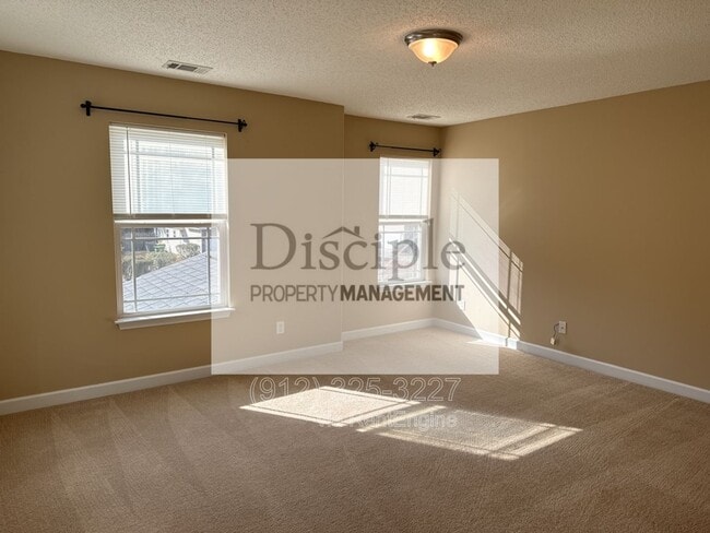Building Photo - 136 Magnolia Dr