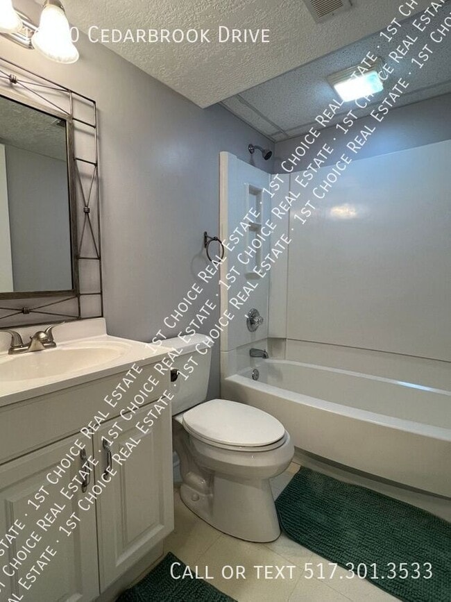 Building Photo - 16970 Cedarbrook Dr