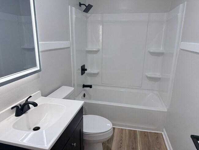 Building Photo - 1000 S 8th St