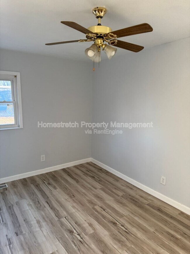 Building Photo - 850 St Bartholomew Dr